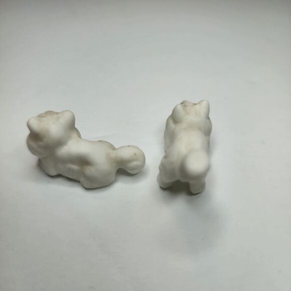 Set of Two Small Vintage White Porcelean Cats - Picture 3 of 5